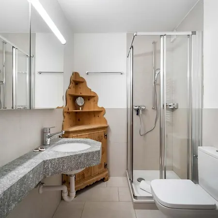 Apartment 3bedr Private Parking Slopes Access